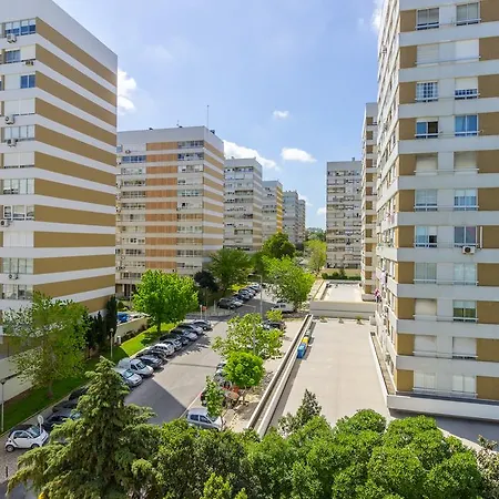 Familial Near Expo Лиссабон